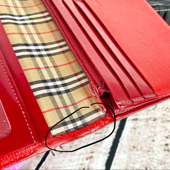 Burberry leather bifold wallet with inside Nova Check plaid cloth - Picture 9 of 16